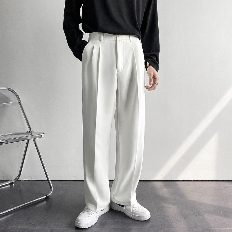 Pantaloni uomo con pince e gamba dritta