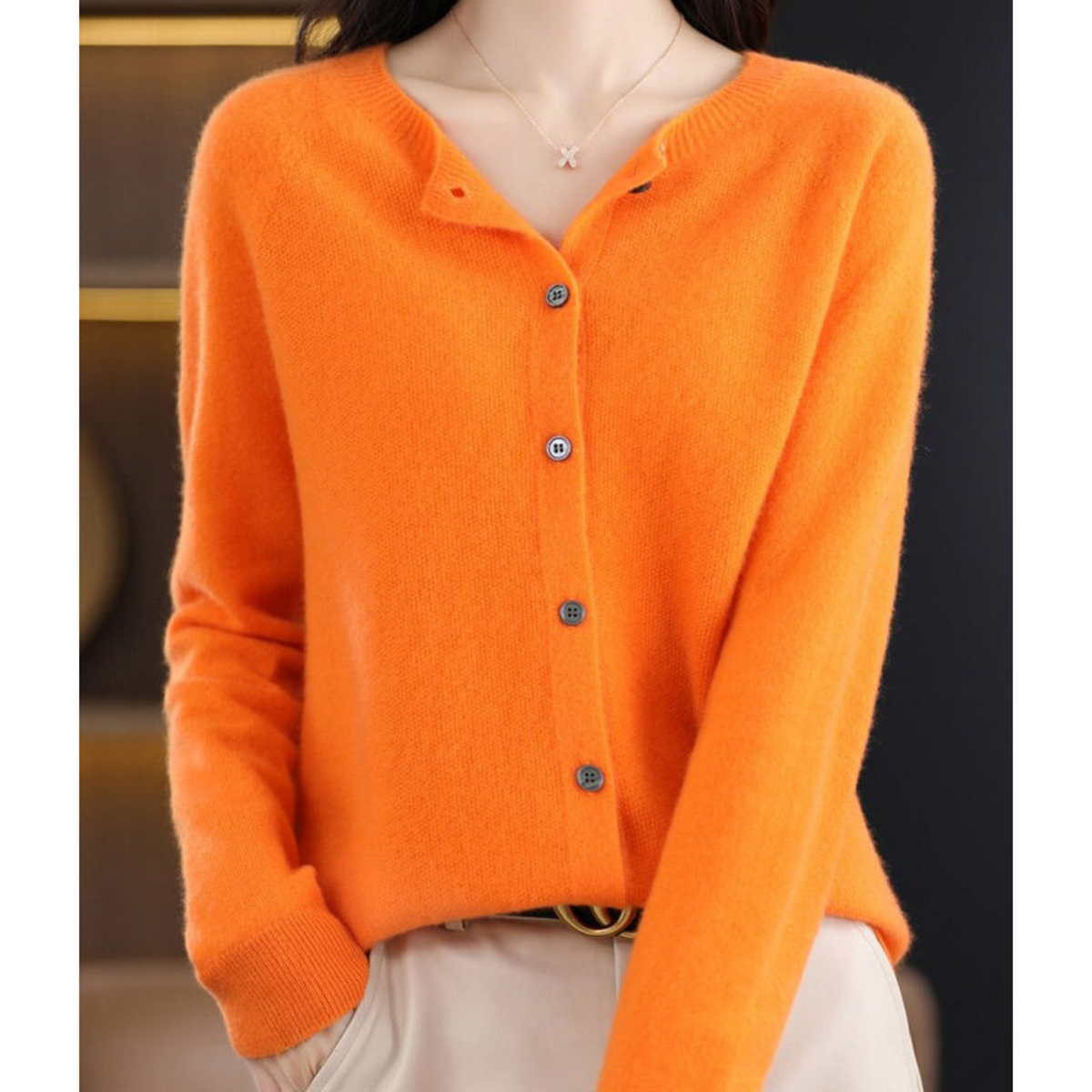 Cardigan da donna in maglia con bottoni