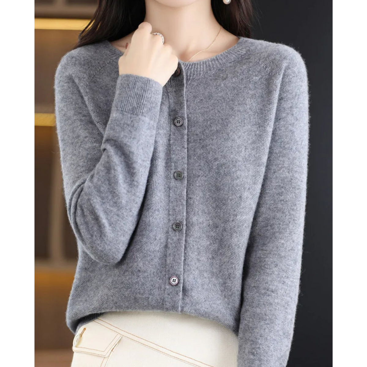 Cardigan da donna in maglia con bottoni
