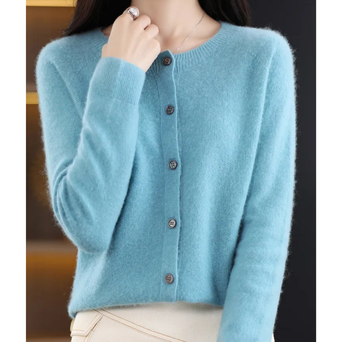 Cardigan da donna in maglia con bottoni