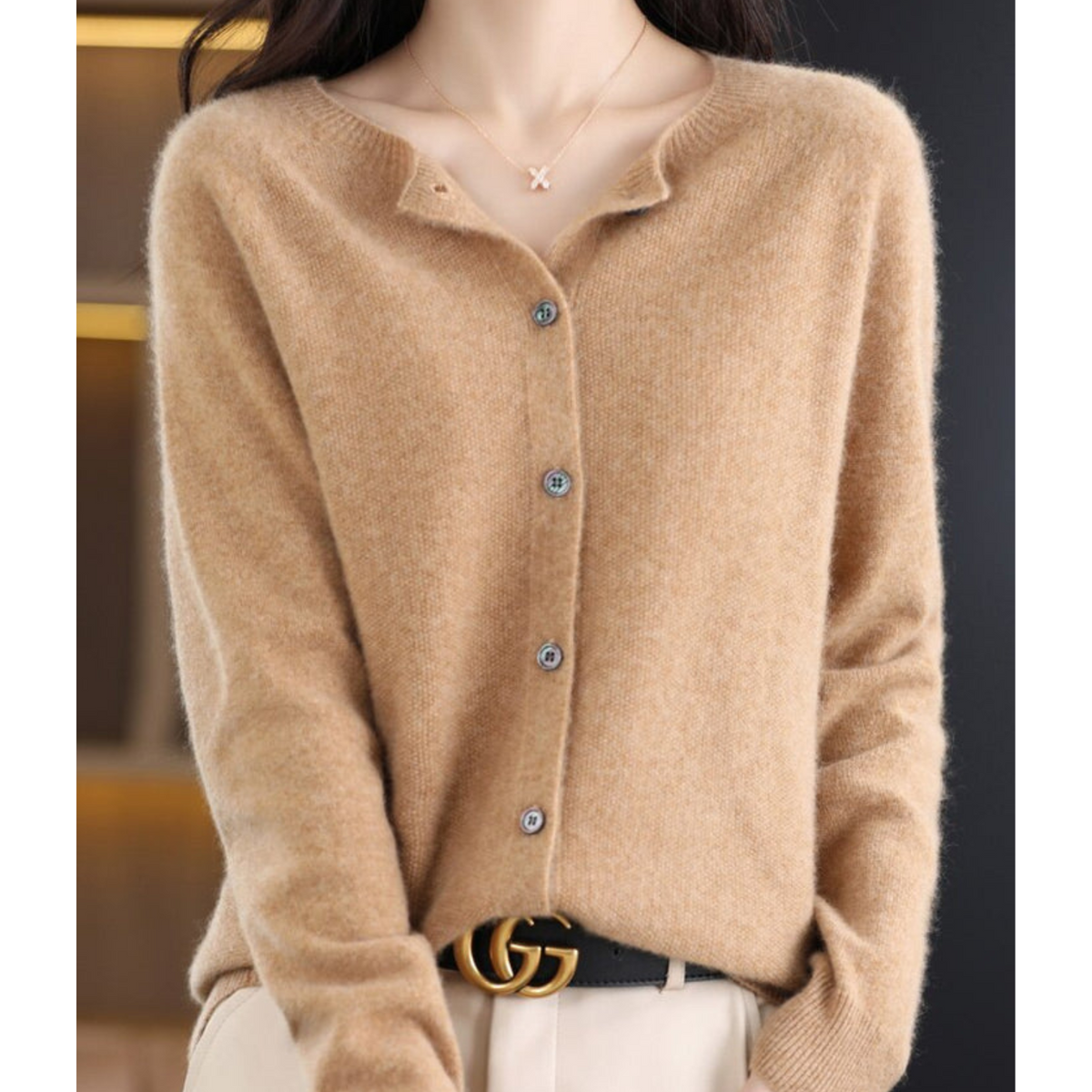 Cardigan da donna in maglia con bottoni