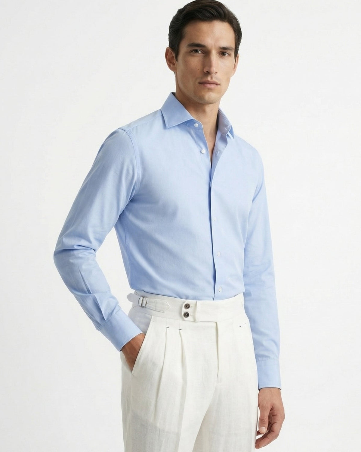 Pantaloni uomo leggeri con pince e vita alta