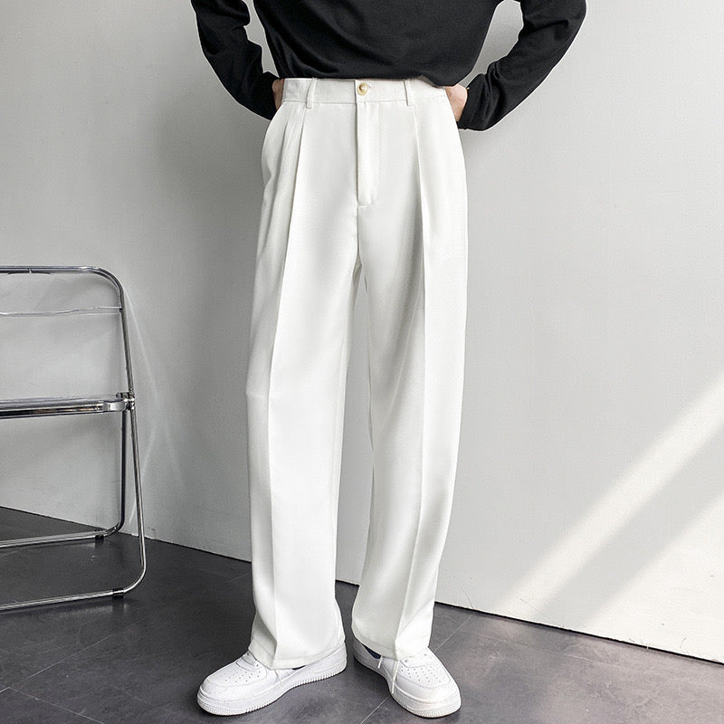Pantaloni uomo con pince e gamba dritta
