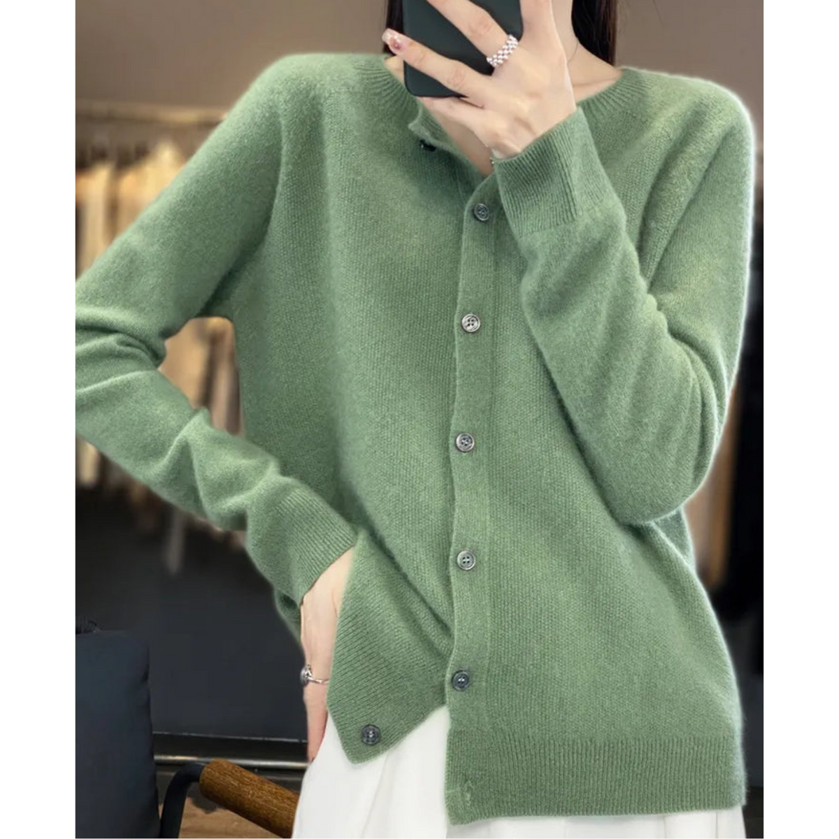 Cardigan da donna in maglia con bottoni