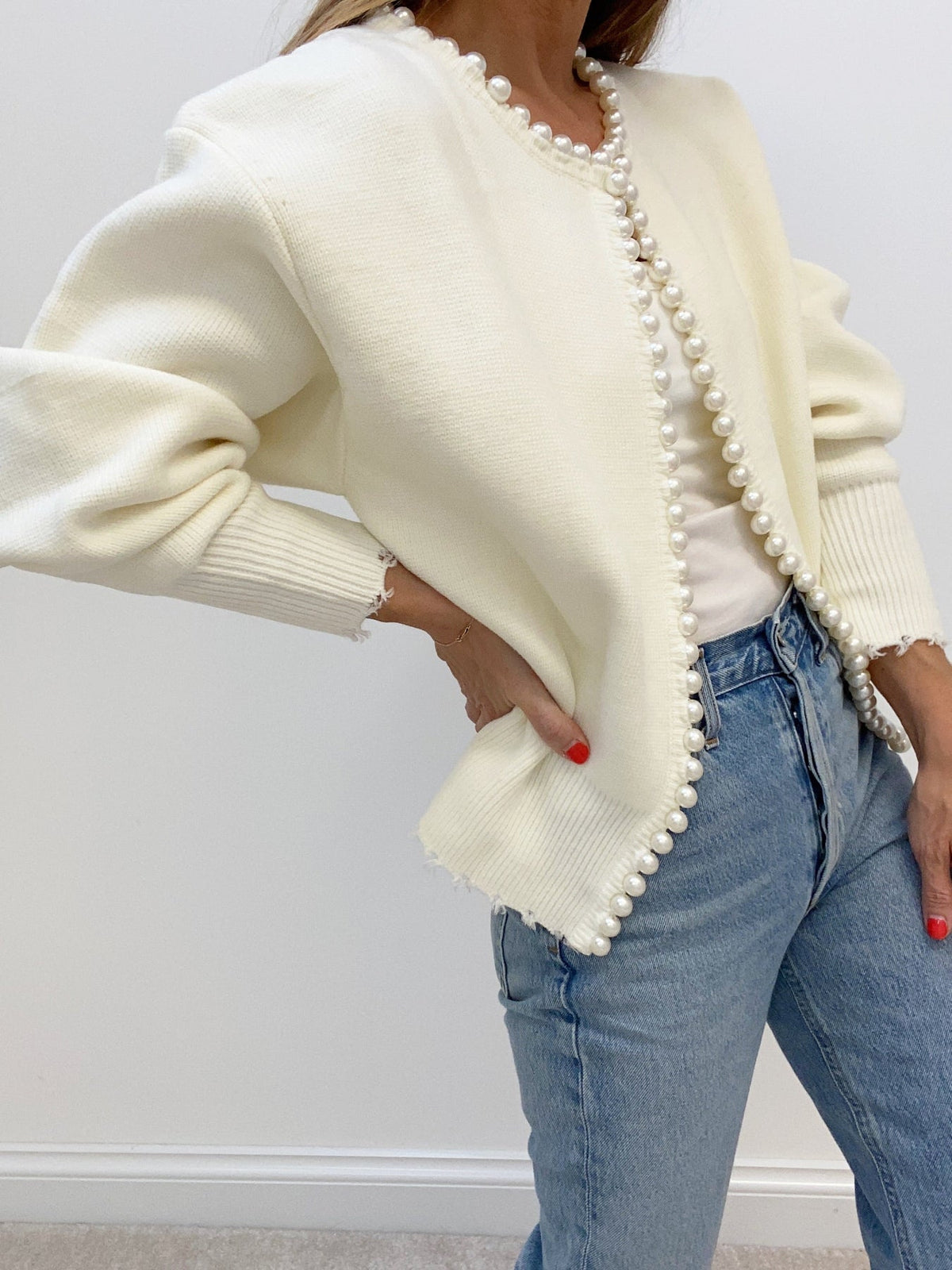 Alina | Cardigan con perle e orlo sfrangiato