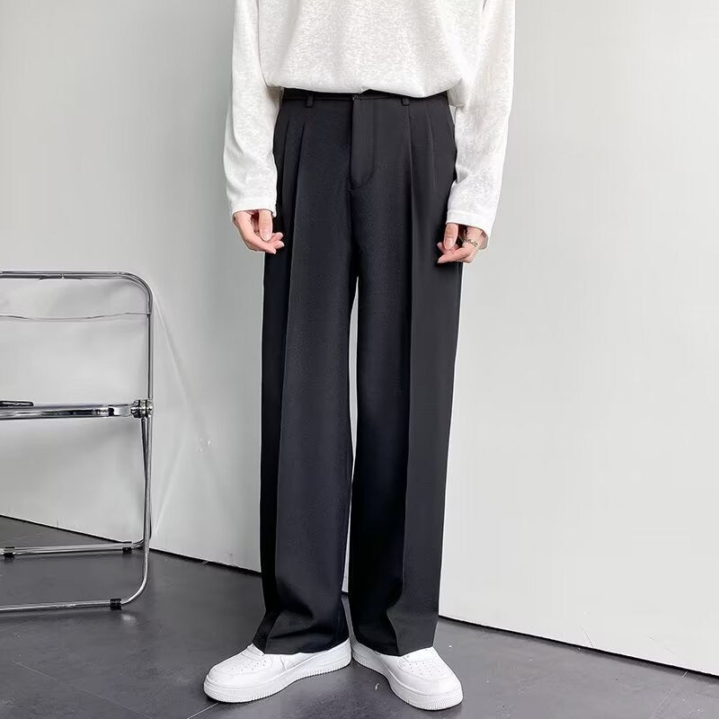 Pantaloni uomo con pince e gamba dritta