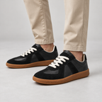 Sneaker uomo con tomaia a due finiture e suola piatta