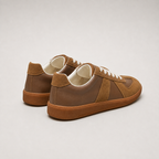 Sneaker uomo con tomaia a due finiture e suola piatta