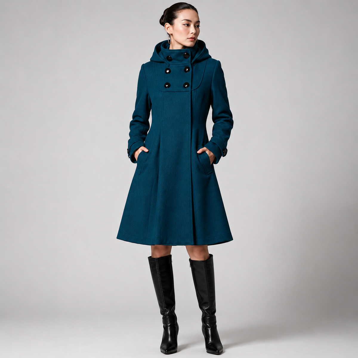 Cappotto donna invernale con cappuccio e bottoni