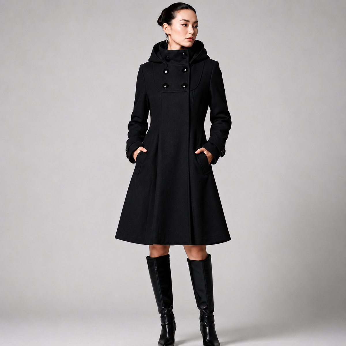 Cappotto donna invernale con cappuccio e bottoni