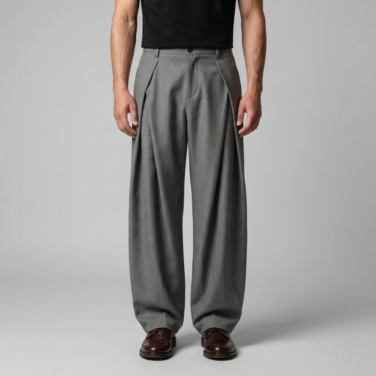 Pantaloni uomo con pince e gamba ampia