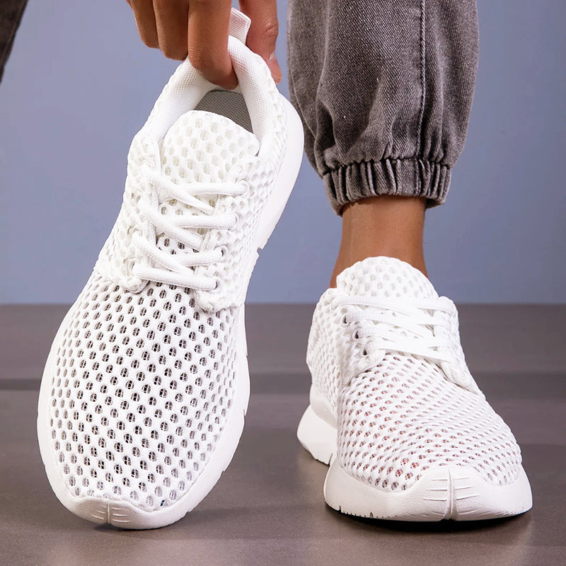 Sneaker uomo in mesh con suola flessibile