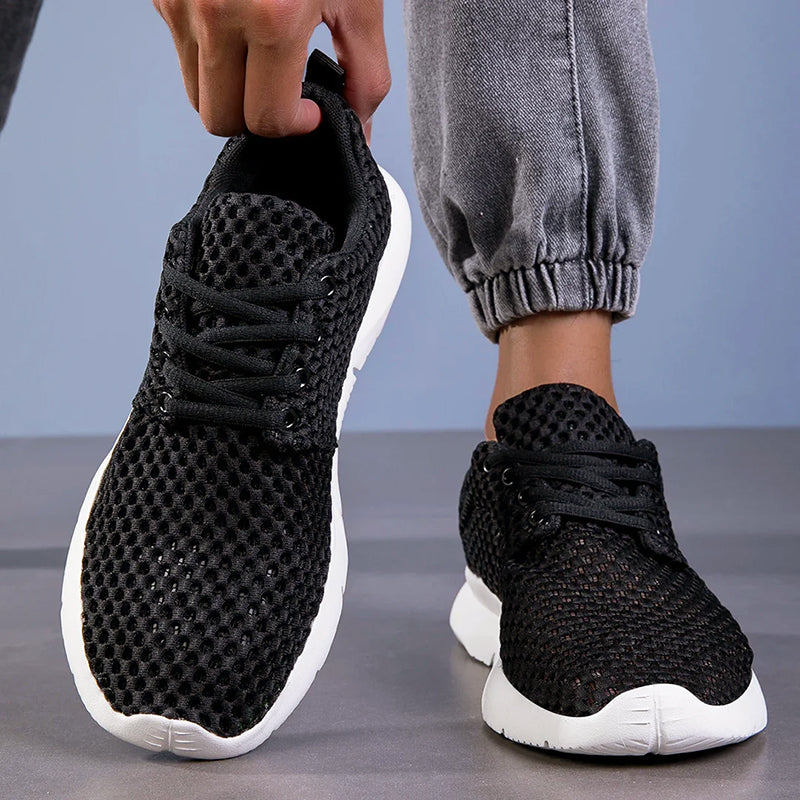 Sneaker uomo in mesh con suola flessibile