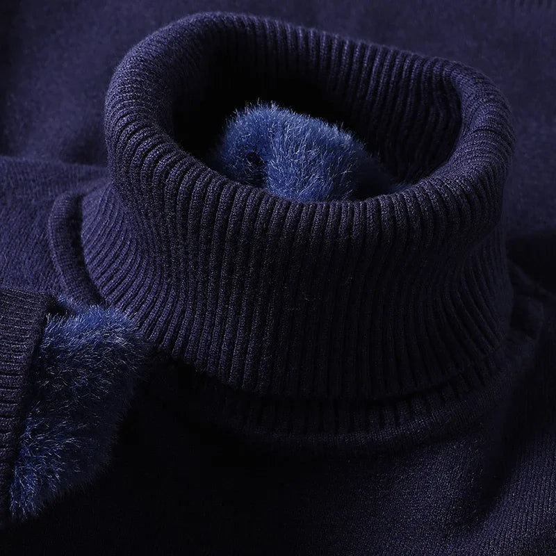 Dolcevita uomo in maglia fine con bordi a costine