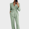 Tailleur donna con cintura e pantaloni ampi