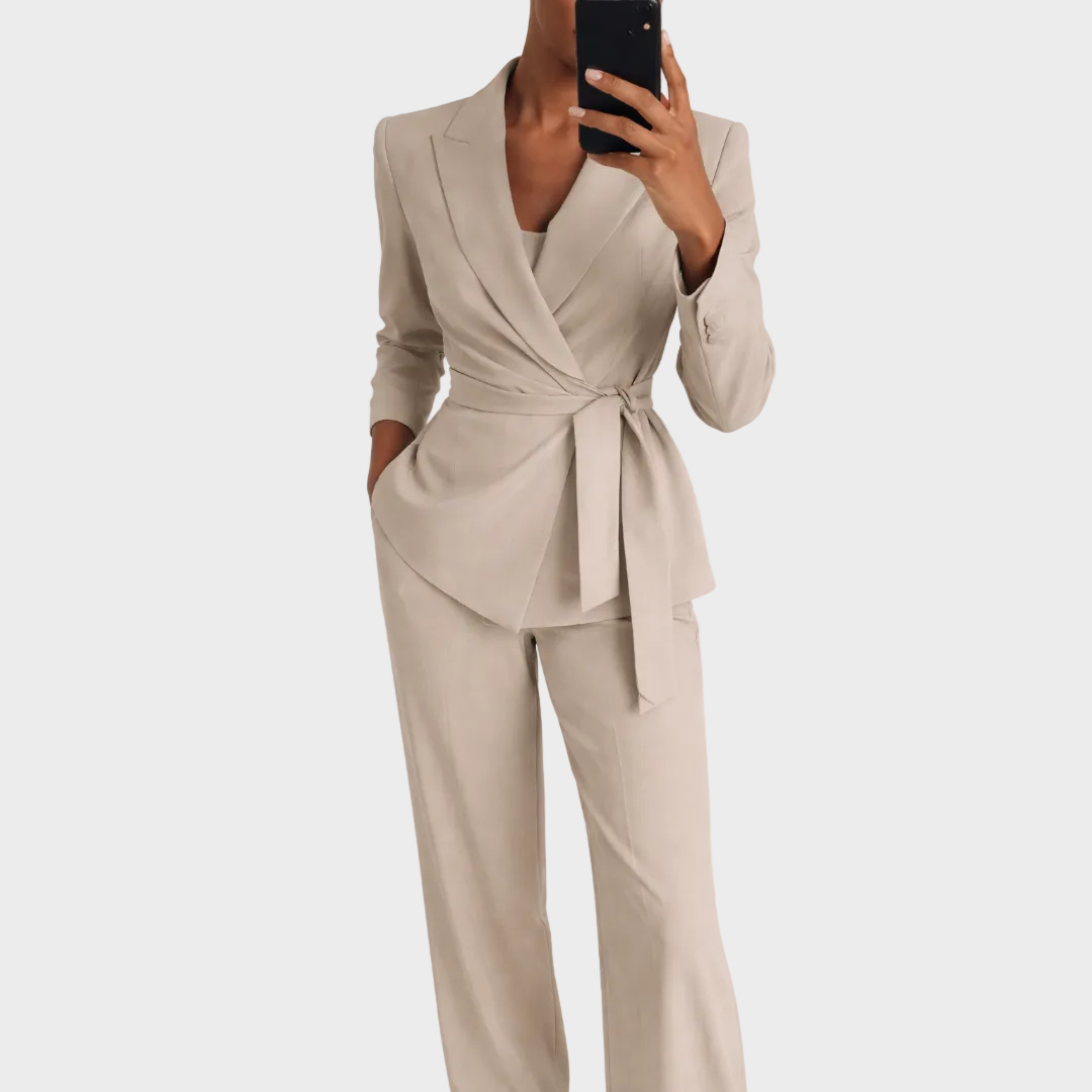 Tailleur donna con cintura e pantaloni ampi