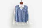 Maglione smanicato donna con scollo a V e trecce