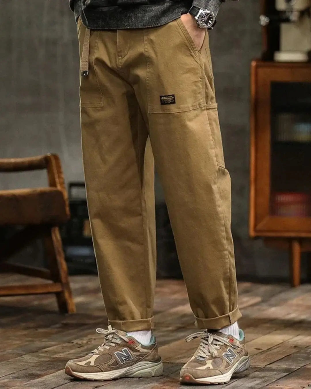 Pantaloni cargo uomo con pince e tasche laterali