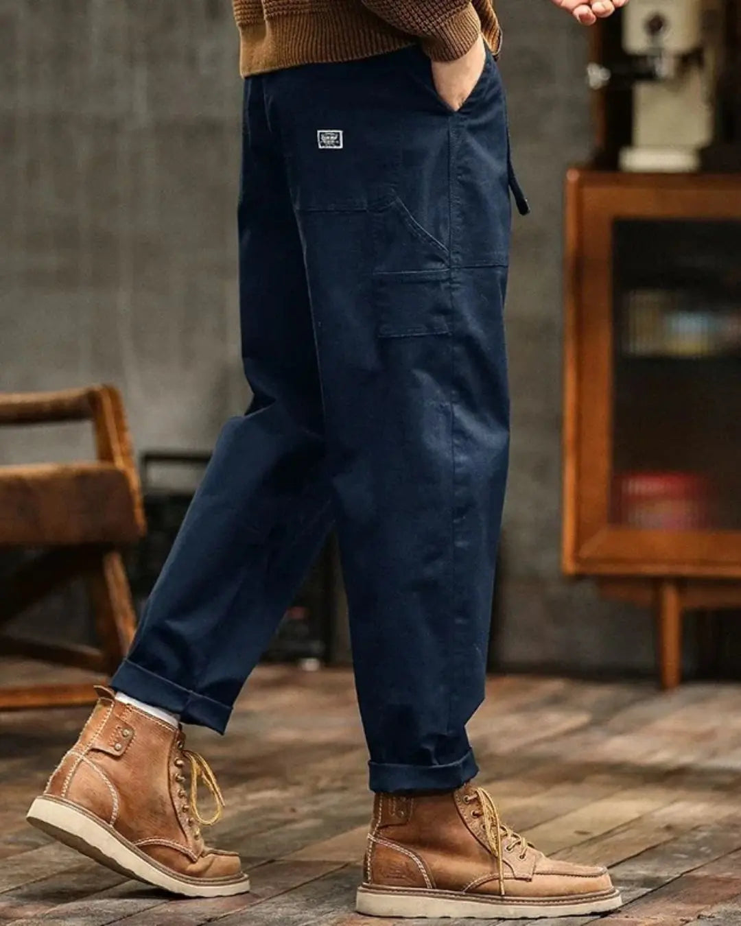 Pantaloni cargo uomo con pince e tasche laterali