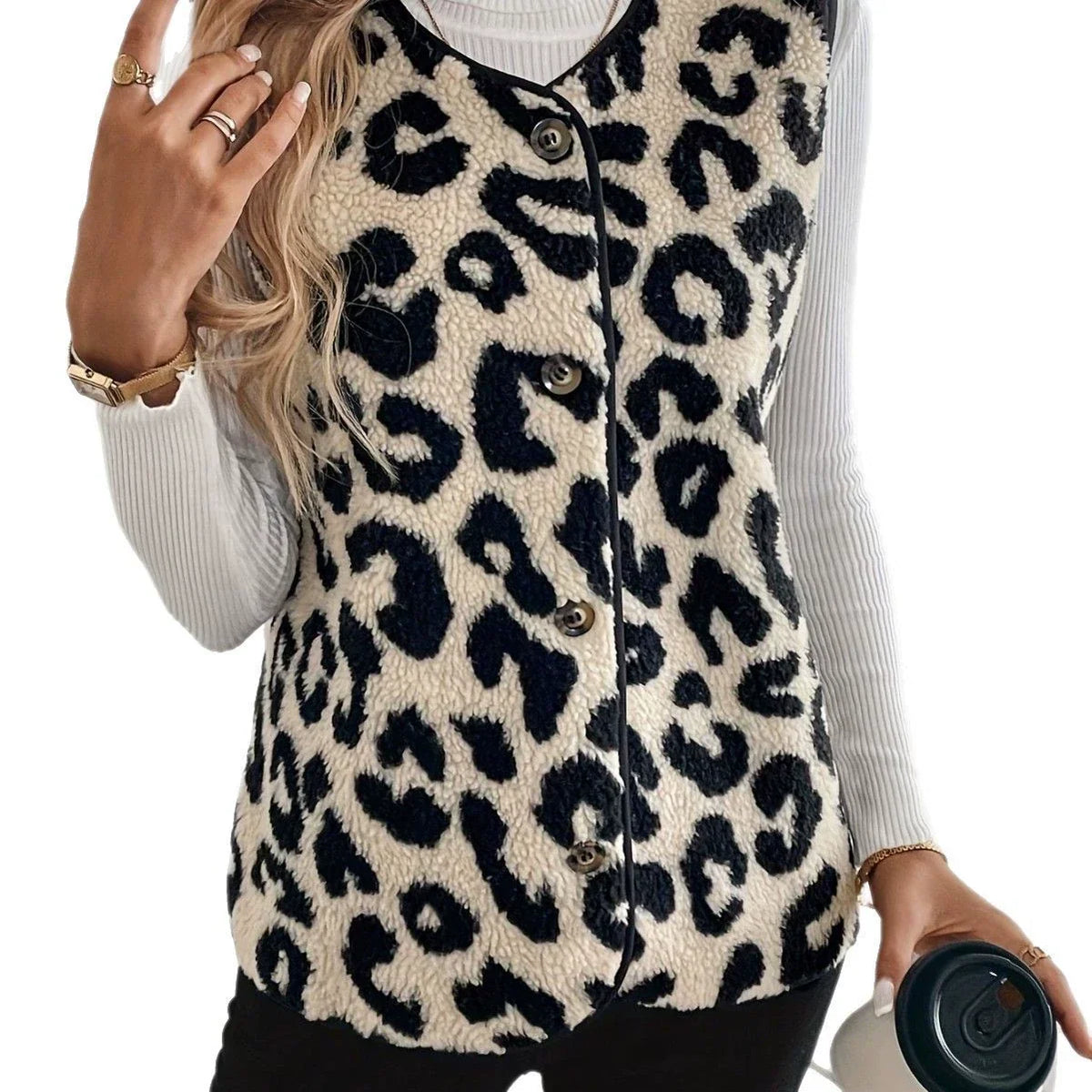 Gilet donna con fantasia leopardata e abbottonatura