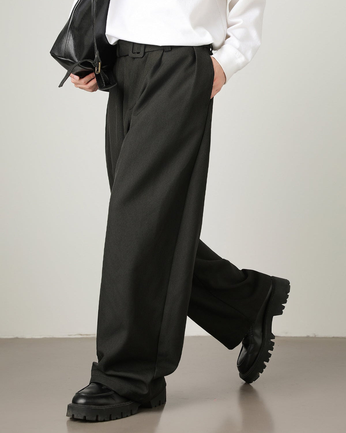 Pantaloni donna invernali ampi con pince