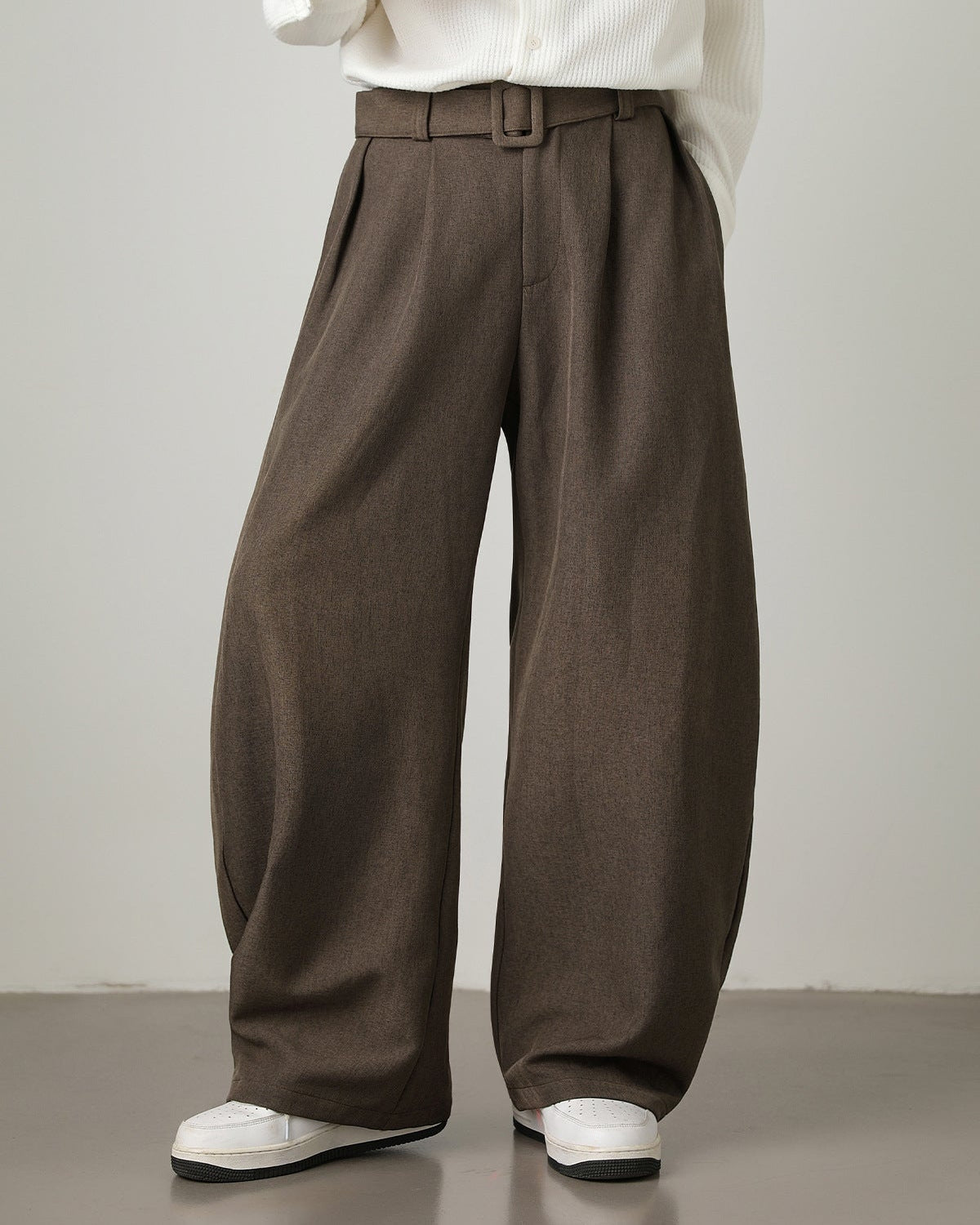 Pantaloni donna invernali ampi con pince
