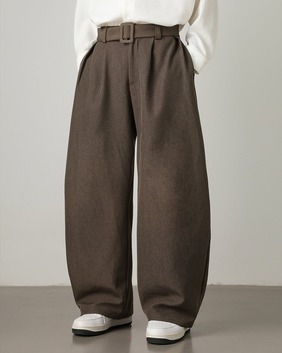 Pantaloni donna invernali ampi con pince