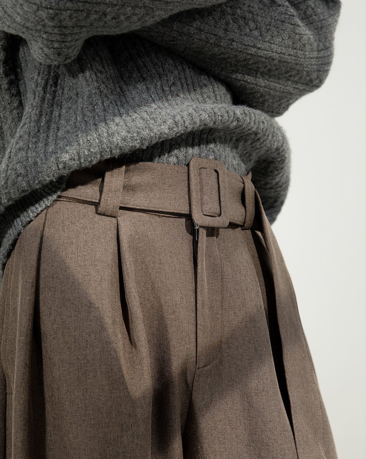 Pantaloni donna invernali ampi con pince