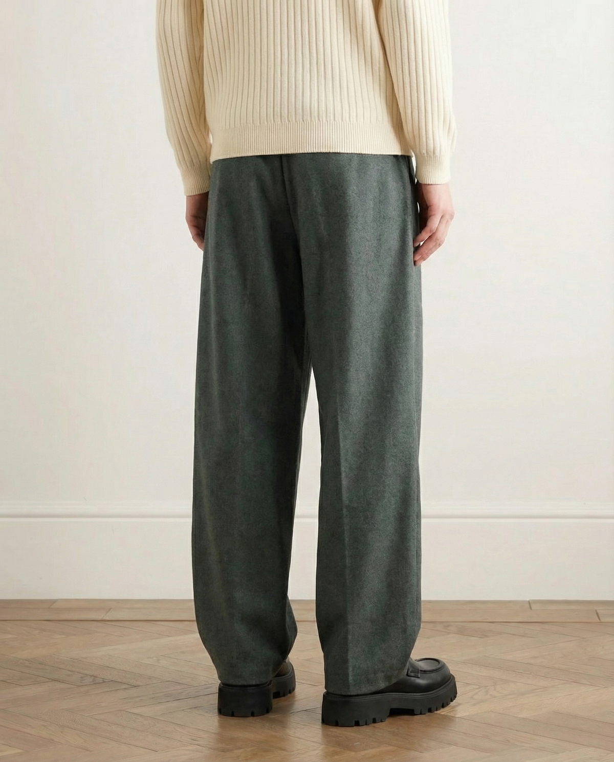 Pantaloni donna invernali ampi con pince